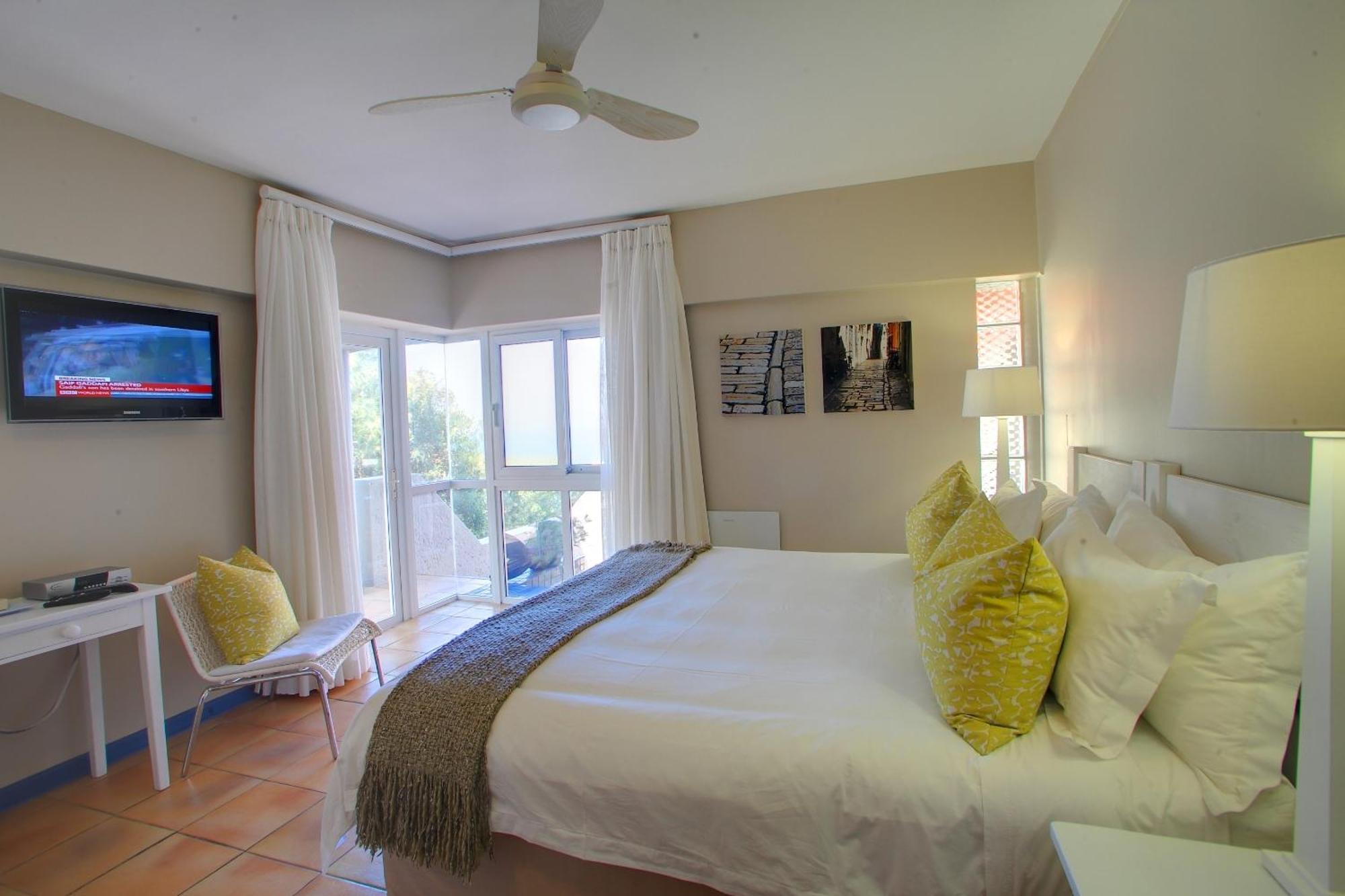 Periwinkle Lodge Guest House Plettenbergbaai Buitenkant foto