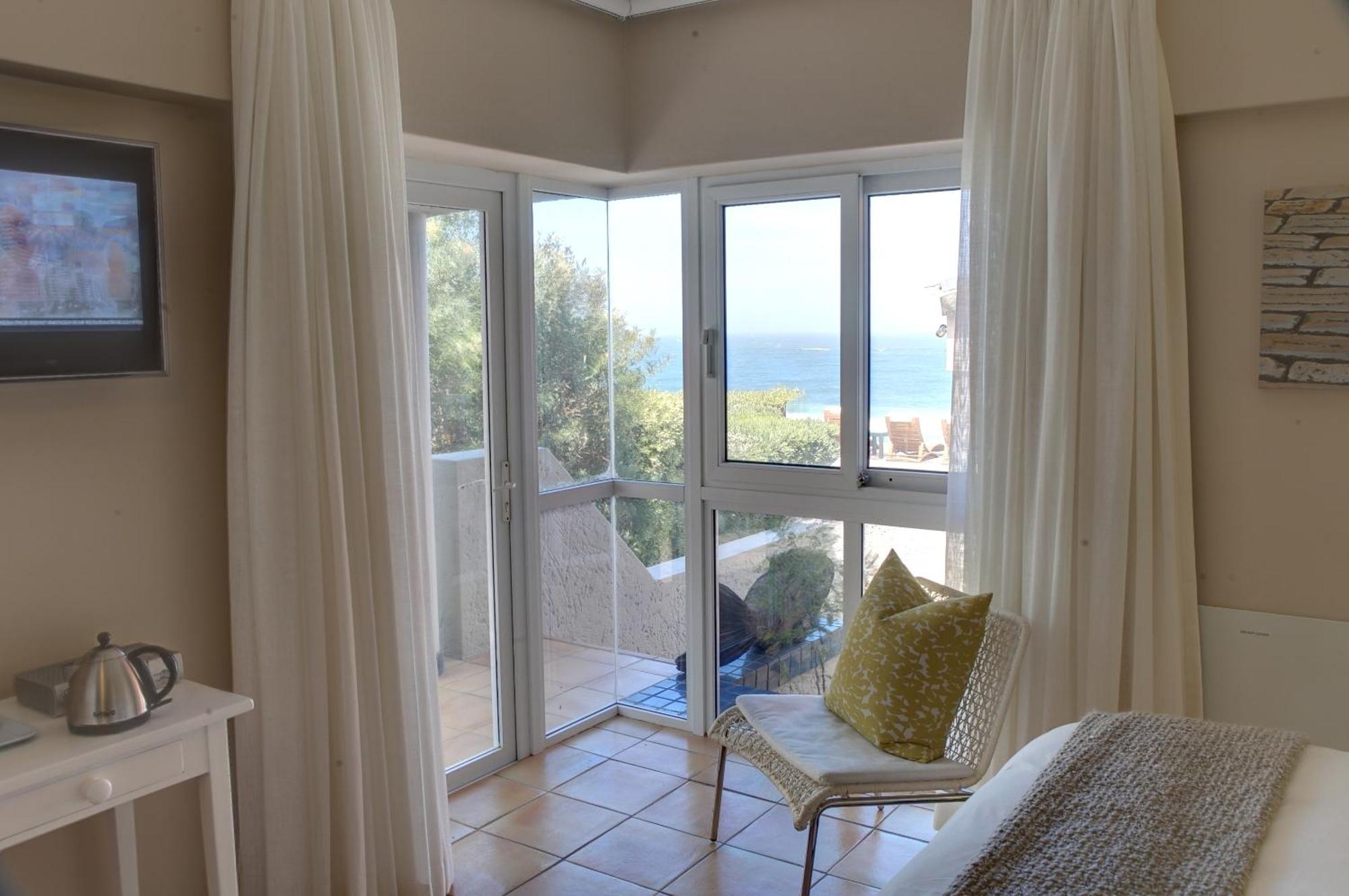 Periwinkle Lodge Guest House Plettenbergbaai Buitenkant foto